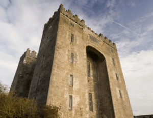 castello irlandese di bunratty irlanda ovest