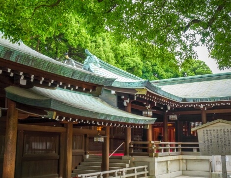 santuario meiji-jingu in giappone case tipiche