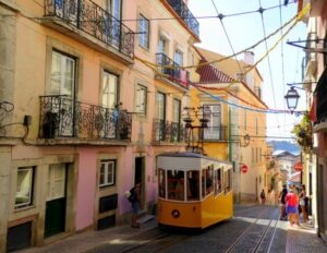 Lisbona tram tipici portogallo