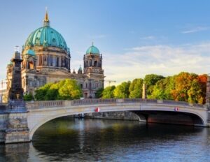 berlino dal fiume ponte famoso